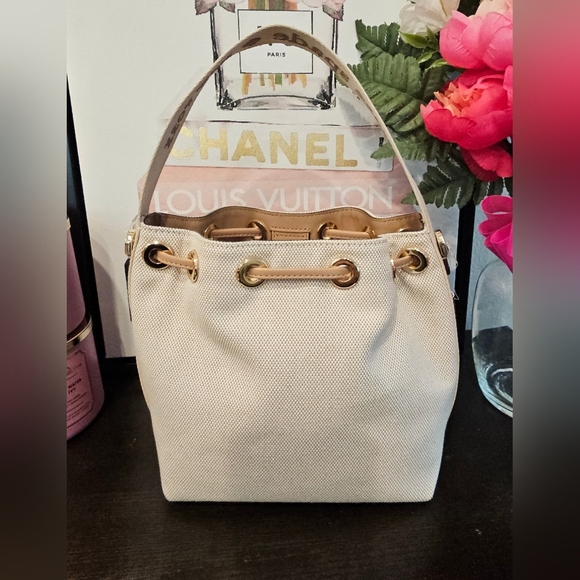 Kate Spade Kip Canvas Bucket Bag. - Picture 2 of 8